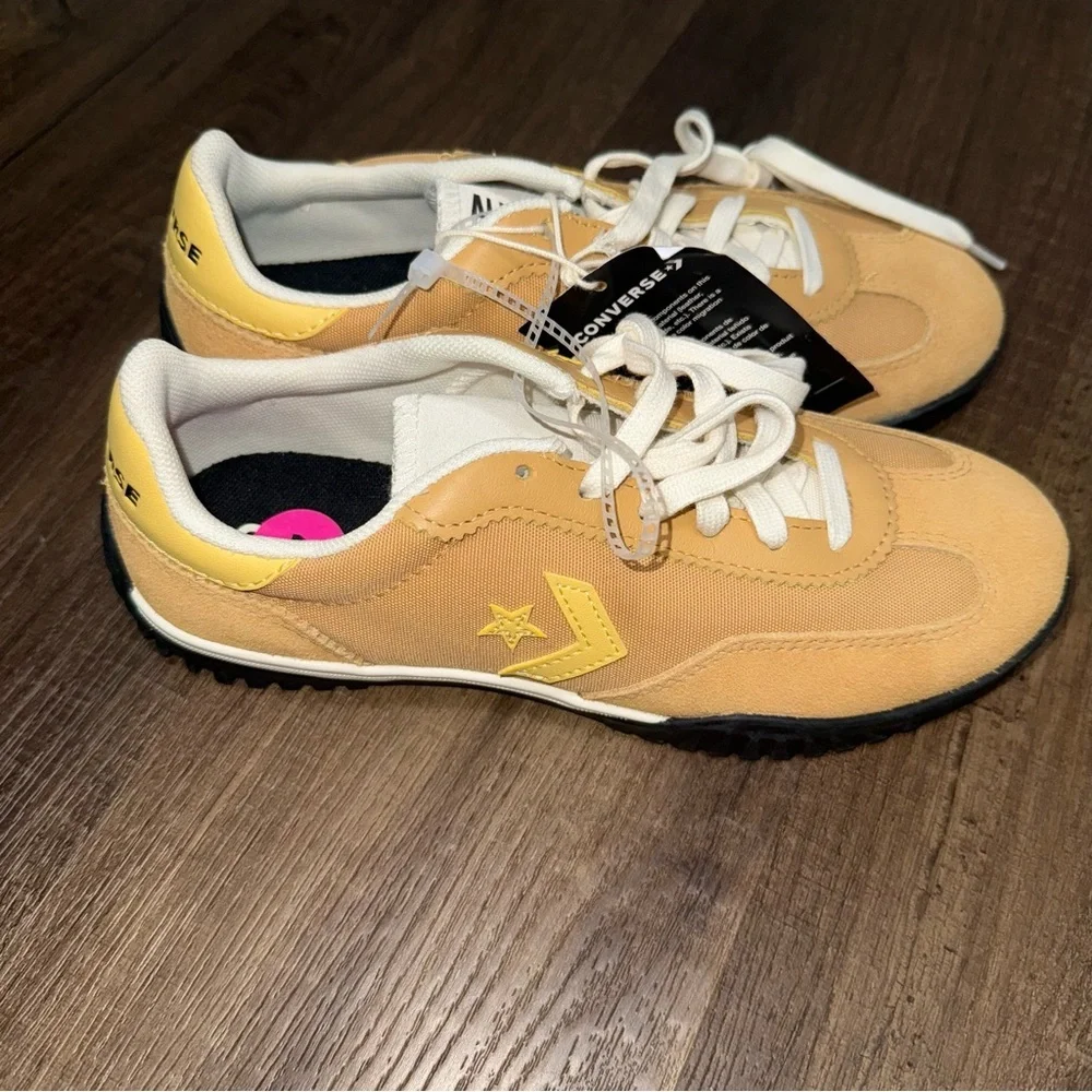 NWT Converse All Star yellow/beige sneaker